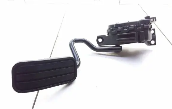 Volkswagen Sharan Accelerator throttle pedal 7M4721603D YM219F836GB