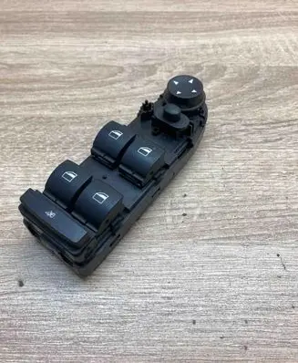BMW 5 E60 E61 Electric window control switch 9122110 07W35E05