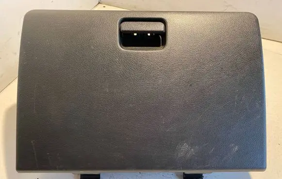 Mitsubishi Outlander Glove box