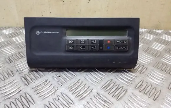 Volkswagen PASSAT B4 Climate control unit 9BG72496110 3A0907044A