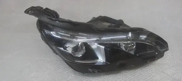 Peugeot 5008 II Headlight/headlamp 9826572680 89911449