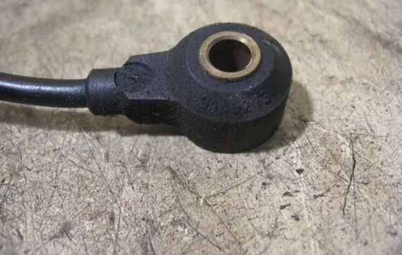 Volvo S40, V40 Detonation knock sensor S105422001 16I20I 9146213