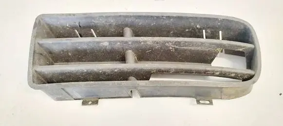 Volkswagen Golf IV Front bumper lower grill 1J0853665B