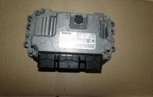 Citroen Xsara Picasso Engine control unit/module 0261208908