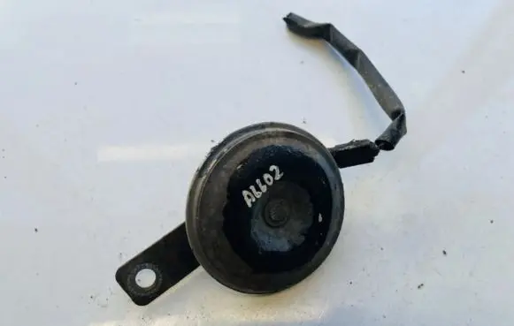 Subaru Impreza I Horn signal