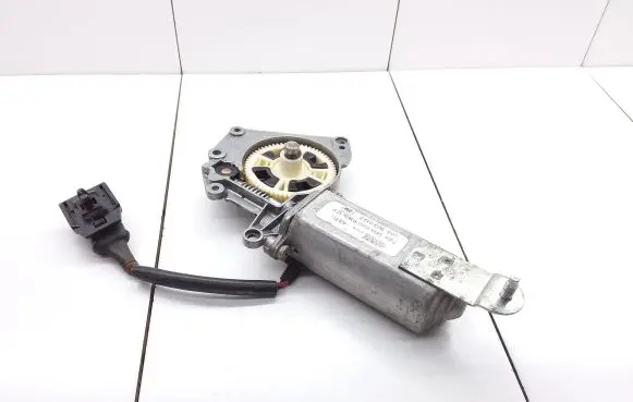 Renault Espace II Front door window regulator motor 9030122