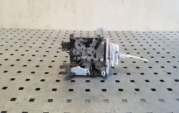 Audi A6 S6 C4 4A Front door lock 4A1837016J
