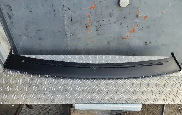 Maserati Levante Panel trim 670043361 FA00AAU82776 105883270C