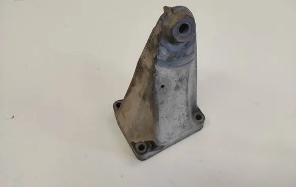 Mercedes-Benz E W211 Engine mounting bracket A6112230804