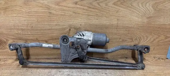 Volvo V70 Front wiper linkage and motor 30796358