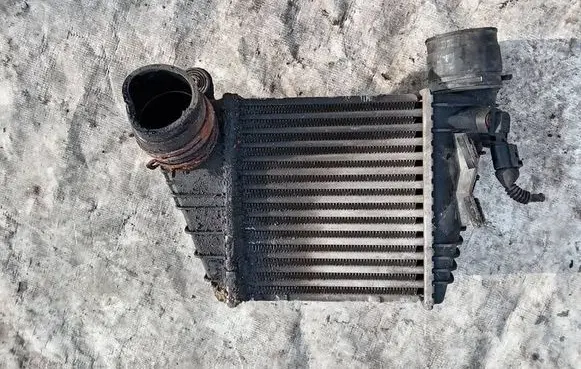 Volkswagen Bora Intercooler radiator 1J0145834A