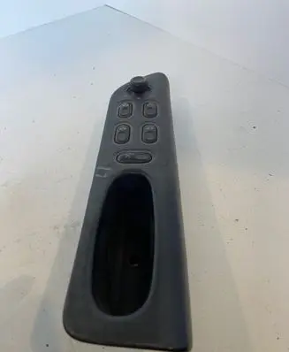 Renault Laguna I Electric window control switch 7701672464E