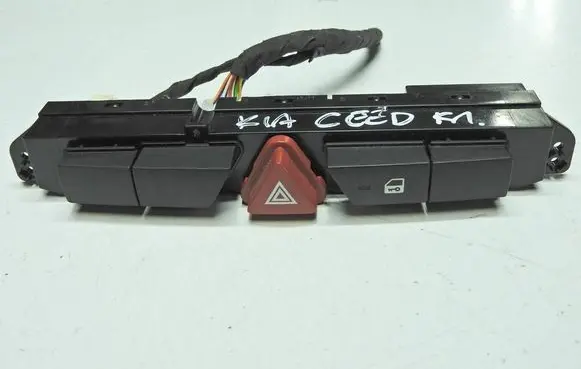 KIA Ceed Hazard light switch 93700-1H900 937001H910 202009258