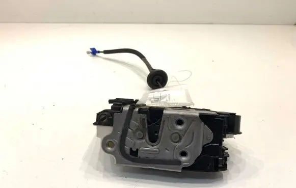 Seat Leon (5F) Rear door lock 5K4839015AE