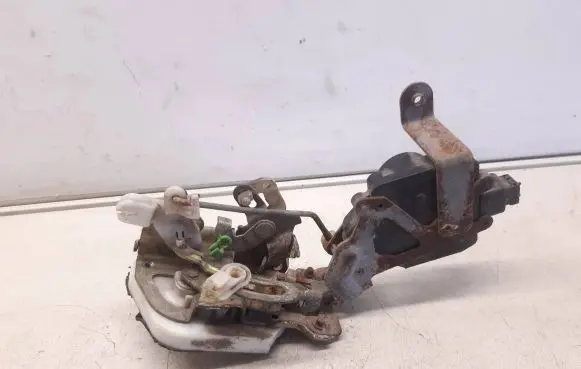 Mitsubishi Galant Rear door lock 1015280120 MR349288