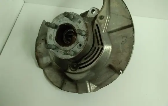 Land Rover Evoque II Front wheel hub K8D22K005BB