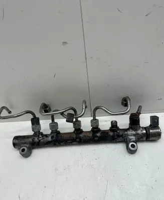 Volvo XC90 Fuel main line pipe 31303612