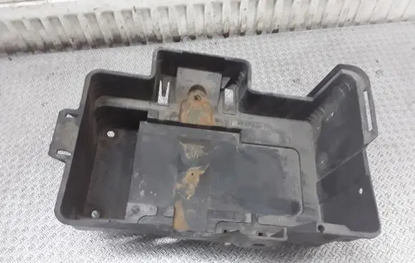 Battery box tray
