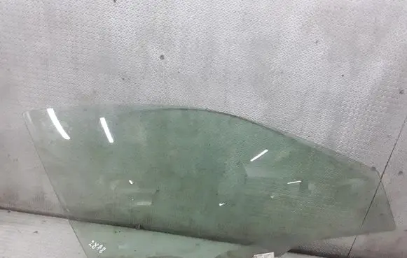 Honda Accord Front door window glass four-door