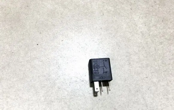 Opel Zafira A Other relay 24432880
