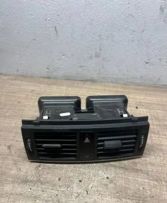 Mercedes-Benz C W204 Dash center air vent grill A2048706658 33690102 0628000741