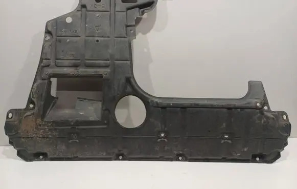 Toyota RAV 4 (XA40) Engine splash shield/under tray 5141042100