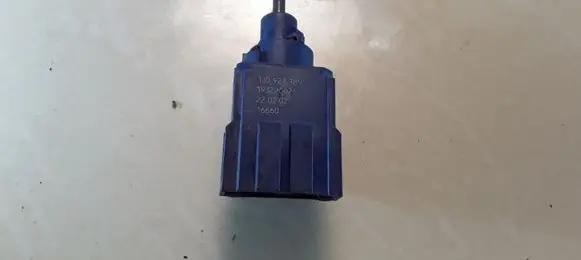 Volkswagen Golf IV Brake pedal sensor switch 19322002 1J0927189