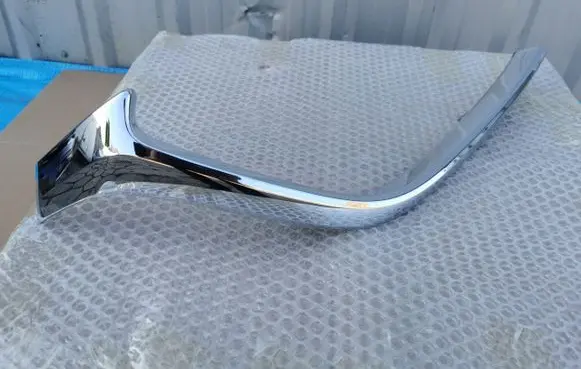 Mazda 3 III Front bumper upper radiator grill BANE507J1SAJMON