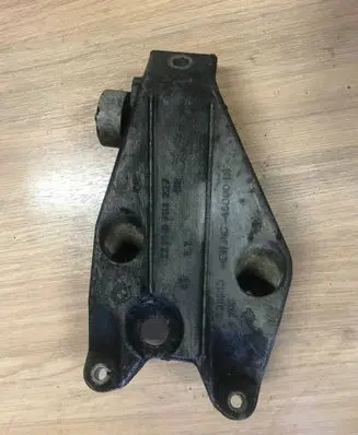BMW 5 F10 F11 Engine mounting bracket 6781227 736813 46000DF