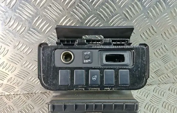 Mitsubishi Outlander Other center console (tunnel) element 8010A317ZZ