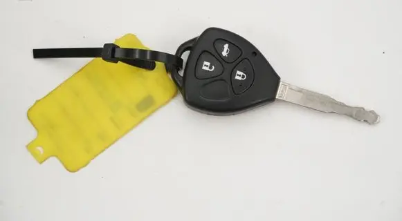 Toyota Avensis T270 Ignition key/card 8907105020