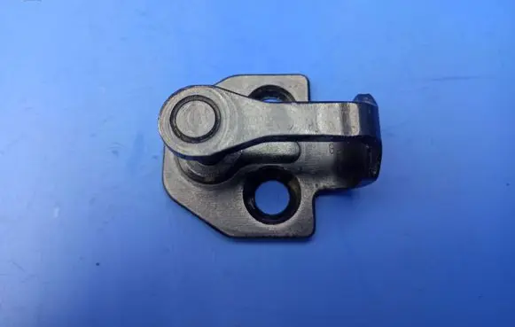 Jaguar XJ X308 Front door lock loop/hook striker 