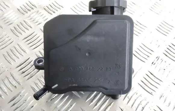 Mercedes-Benz CLS C219 Power steering fluid tank/reservoir A0004602283