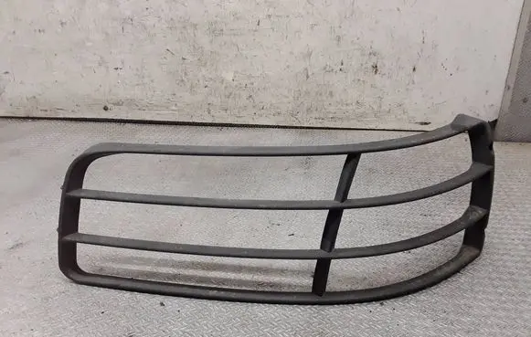 Land Rover Freelander Under headlight/headlamp trim