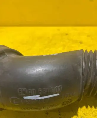 Opel Zafira B Air intake hose/pipe 90531007
