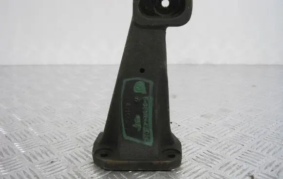 BMW X5 E53 Engine mount bracket 6761564