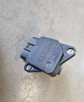 Mitsubishi L200 Mass air flow meter MR547077