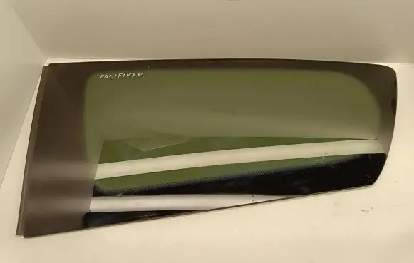 Chrysler Pacifica Rear side window P68238495AC