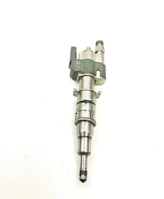 BMW 1 E81 E87 Fuel injector 7589048 10181010 PA66GF3596