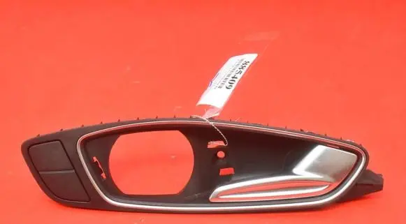 Audi A1 Front door interior handle 8X0837020D