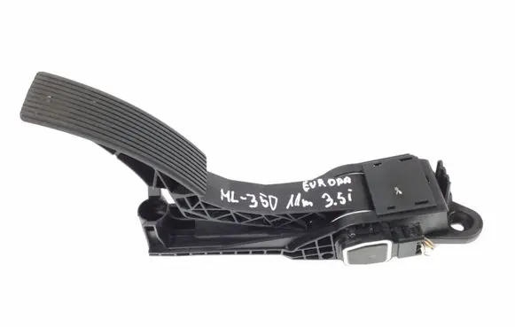Mercedes-Benz ML W164 Accelerator throttle pedal A1643000504