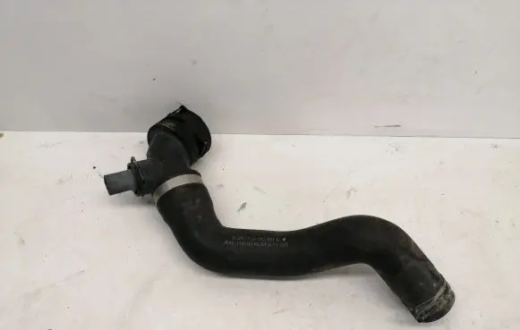 Audi Q7 4L Engine coolant pipe/hose 7L0122051D