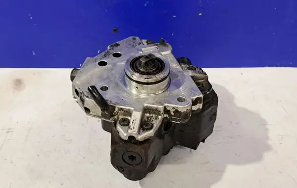 Volvo S60 Mechanical fuel pump 0445010043 8251785