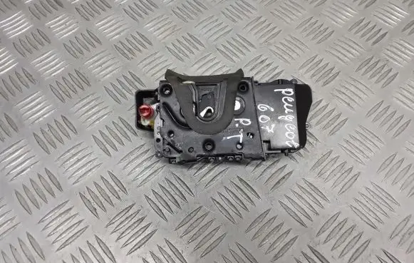 Peugeot 607 Rear door lock