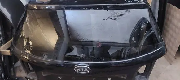 KIA Sorento Tailgate/trunk/boot lid 