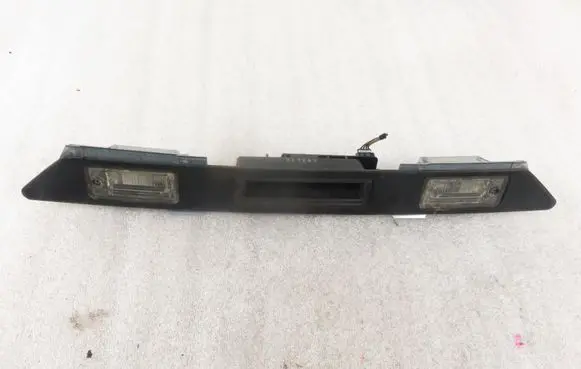 Audi A6 S6 C6 4F Trunk door license plate light bar 8E0827657G