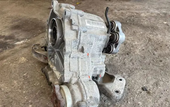 BMW 5 F10 F11 Gearbox transfer box case 7619777