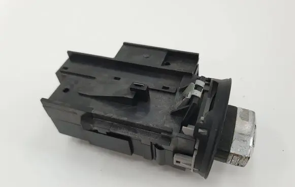 Volkswagen PASSAT B6 Ignition lock 3C0905843Q