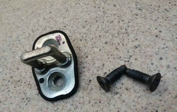 Opel Corsa F Front door lock loop/hook striker 9686482180