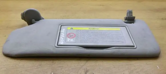 Toyota Avensis T250 Sun visor